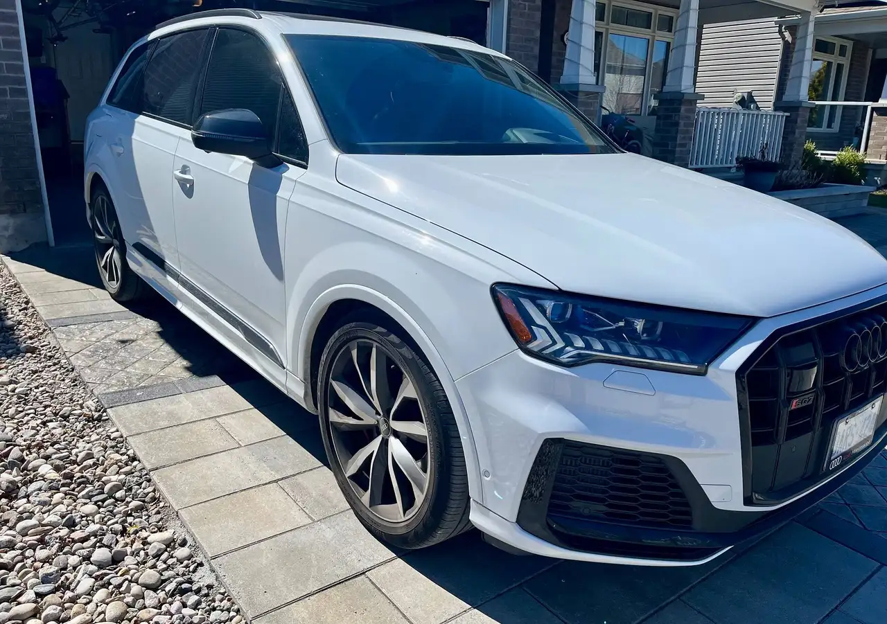 Audi SQ7 снимка Audi SQ7