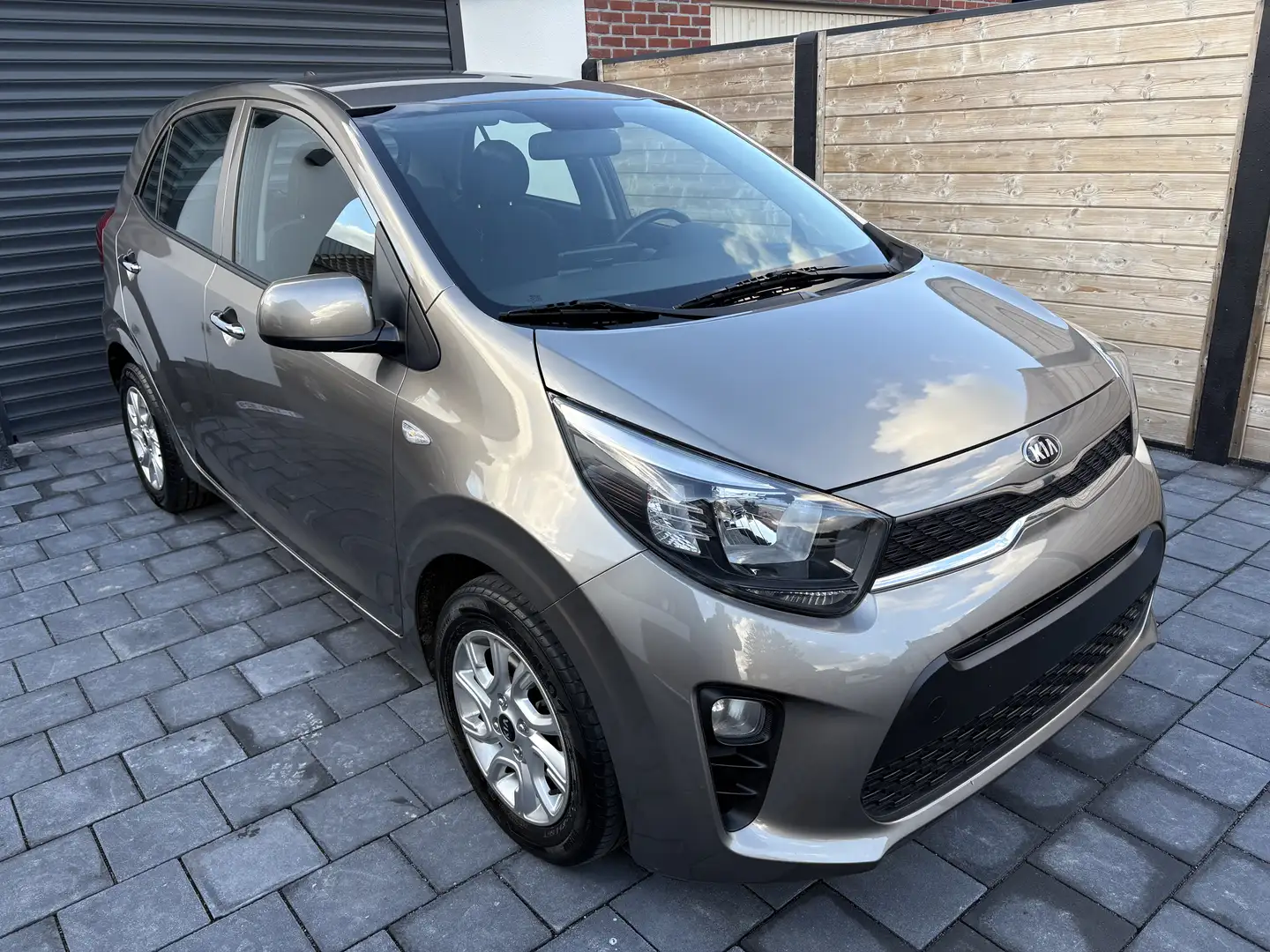 Kia Picanto 1.0 Edition 7 - 1