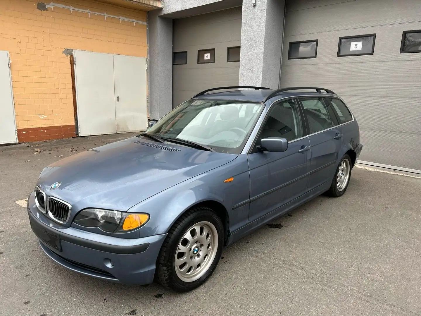BMW 320 Baureihe 3 Touring 320i Blau - 1