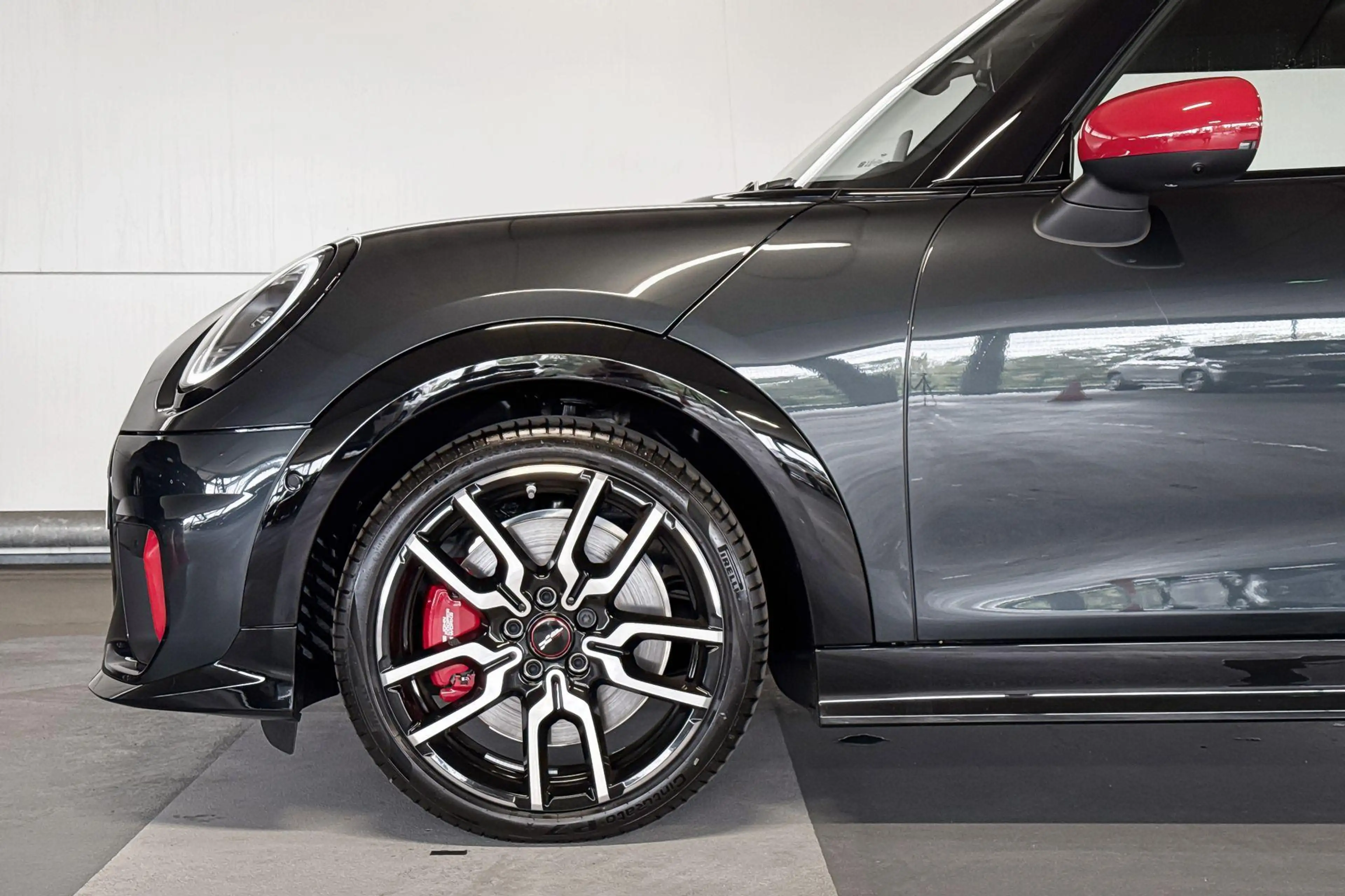 MINI John Cooper Works Cabrio 2.0 JCW Cooper XL | 18 inch JCW Lap Spoke 2-tone — photo 4