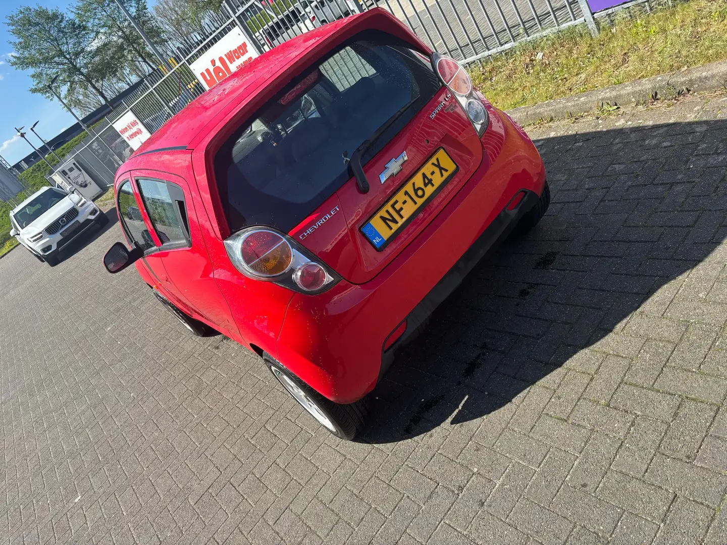 Chevrolet Spark 1.0 16V LS Rood - 2