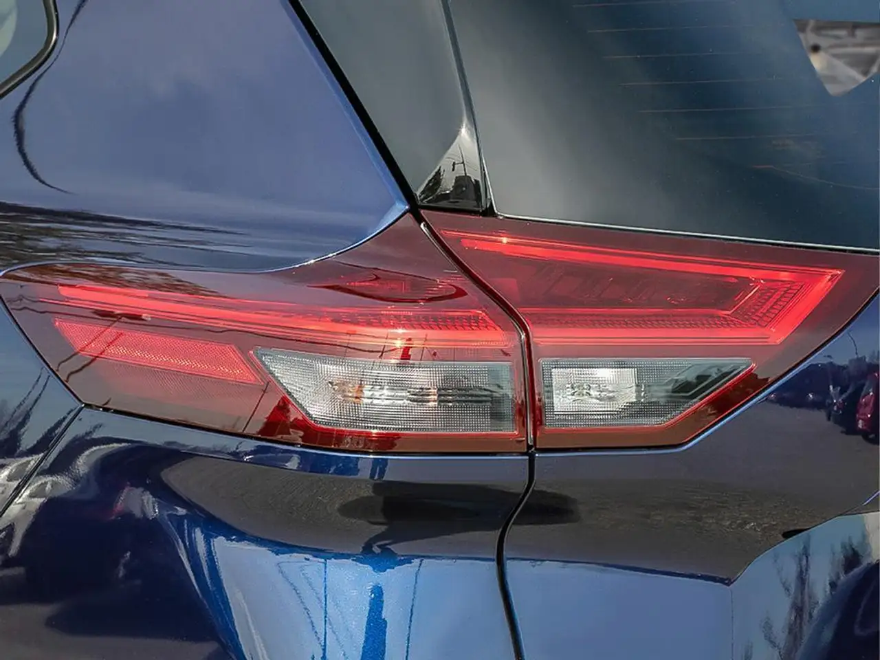 Nissan Rogue снимка Nissan Rogue