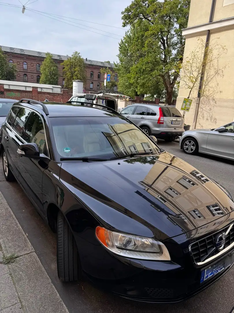 Volvo V70 V70 2.4D Aut.Momentum Schwarz - 2