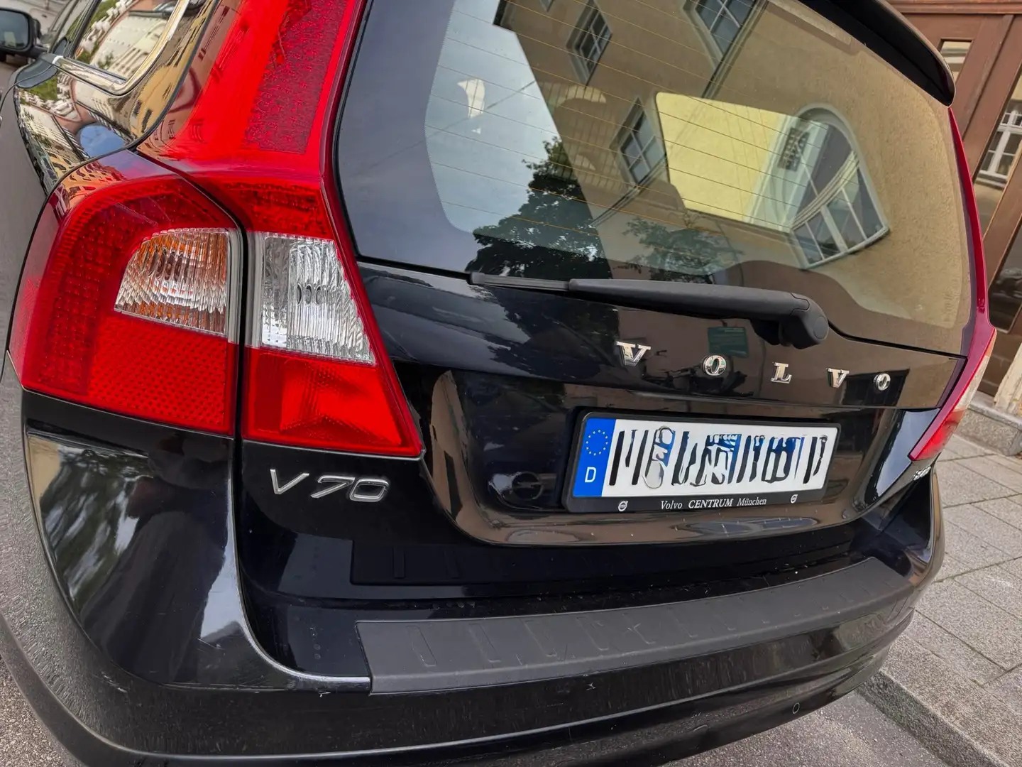 Volvo V70 V70 2.4D Aut.Momentum Černá - 1