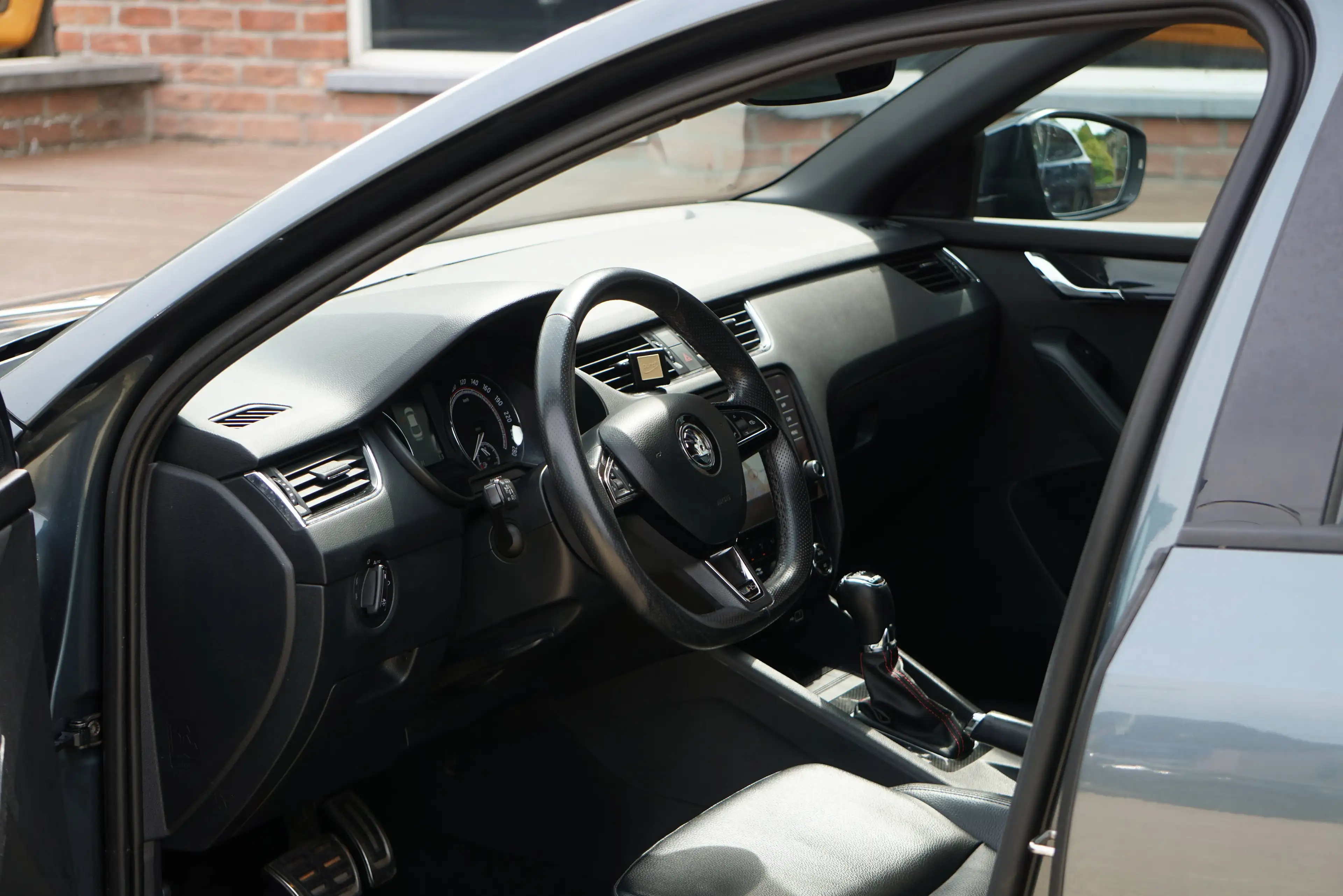 Skoda Octavia RS 2.0 TFSI RS230 DSG7 BI-XENON CAMERA PDC CARNET COMPLET EUR6 — photo 7
