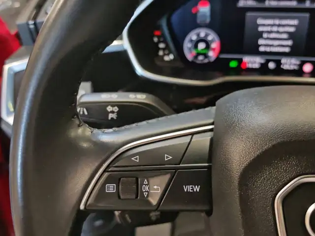 Audi Q3 view 14