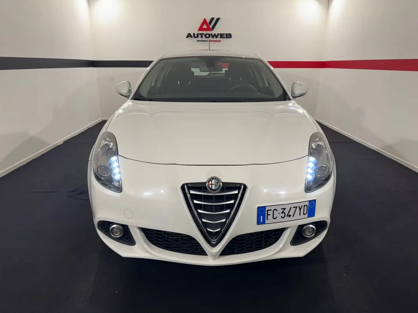 Alfa Romeo Giulietta Giulietta 1.6 JTDm-2 120 CV Distinctive Blanc - 2
