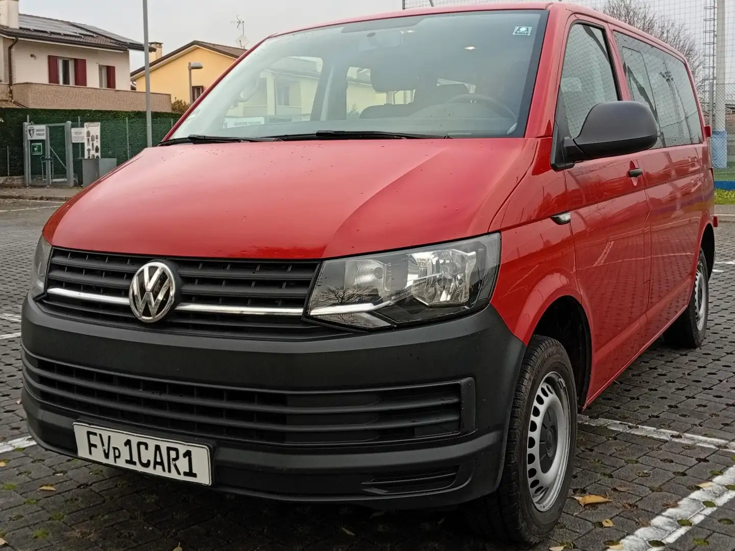 Volkswagen T6 Kombi Volkswagen T6 Kombi 2.0 TDI Czerwony - 1