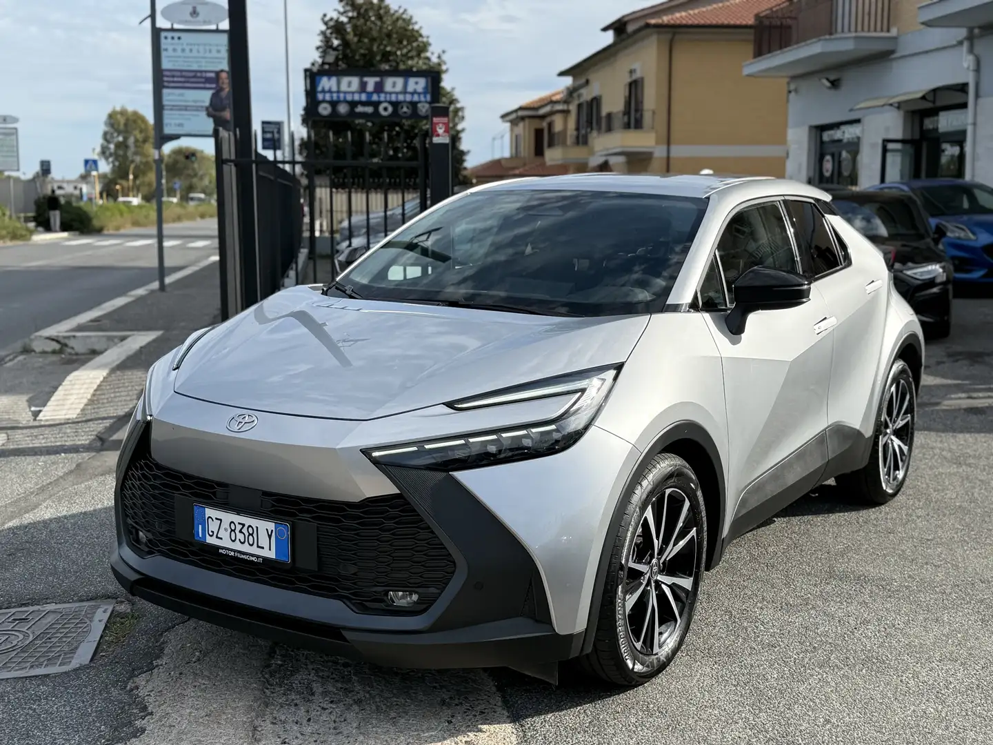 Toyota C-HR 1.8 hev Trend fwd e-cvt Vettura Aziendale Toyota Silber - 1