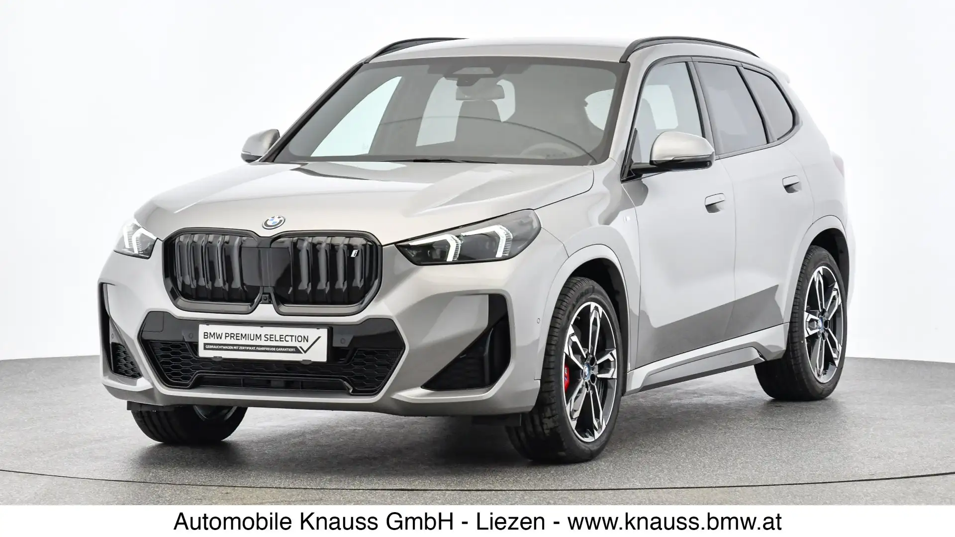 BMW iX1 xDrive30 Silber - 1