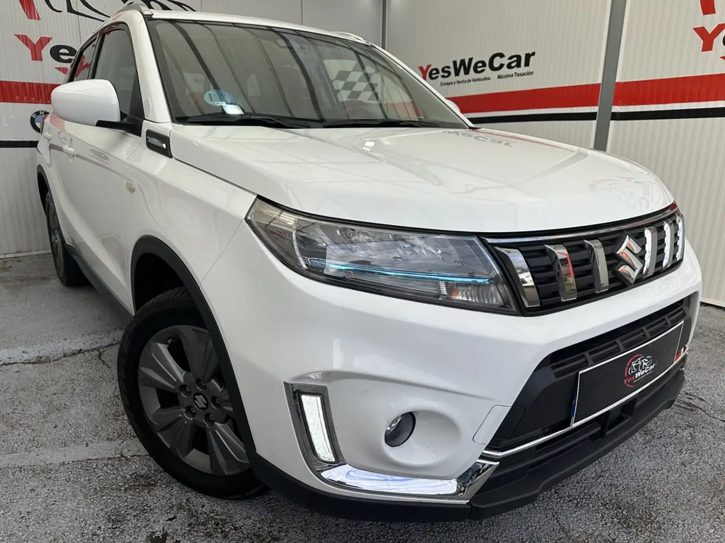 Suzuki Vitara 1.5L GLE Strong Hybrid 4WD Weiß - 1