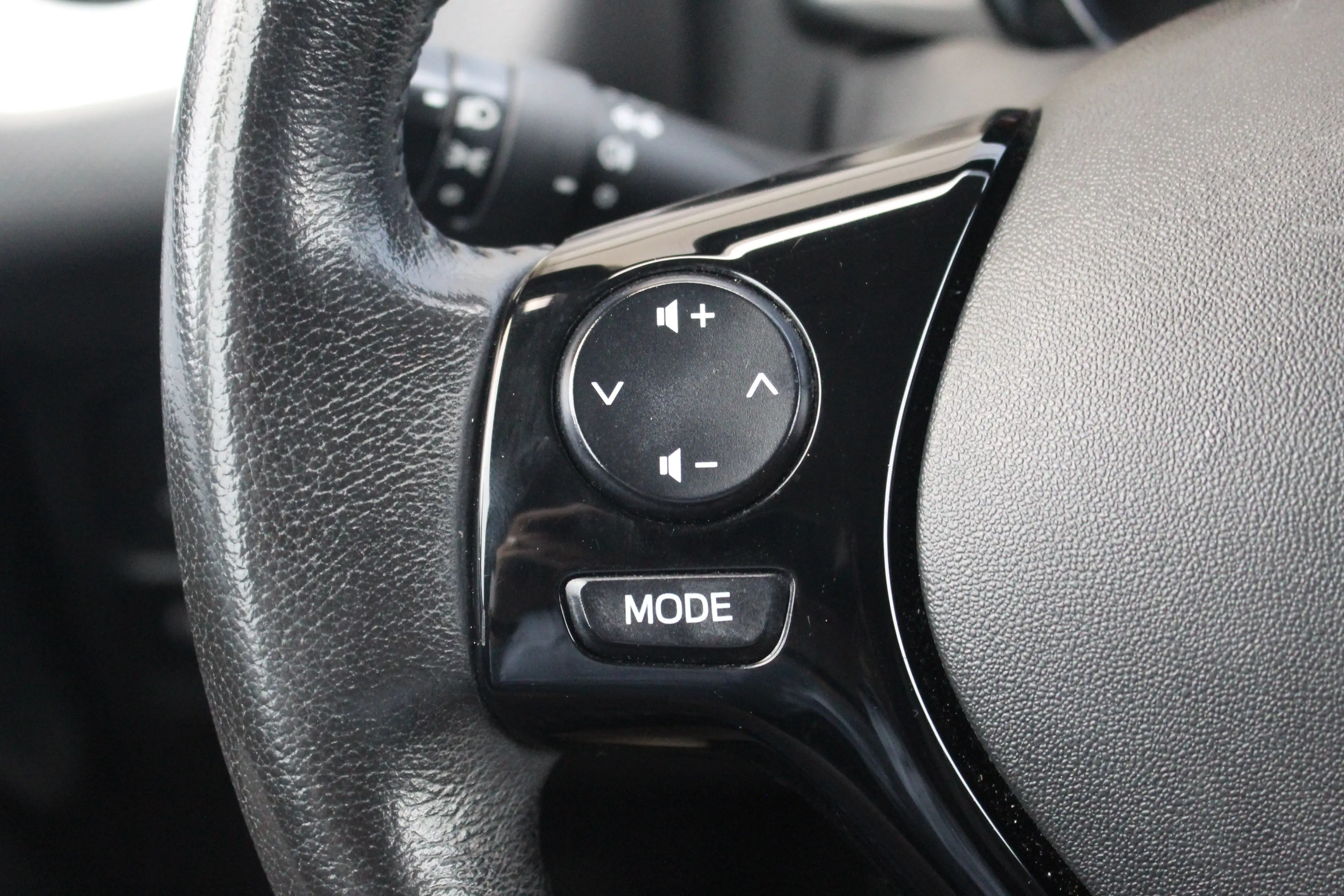 Citroen C1 1.0 VTi Millenium — photo 10