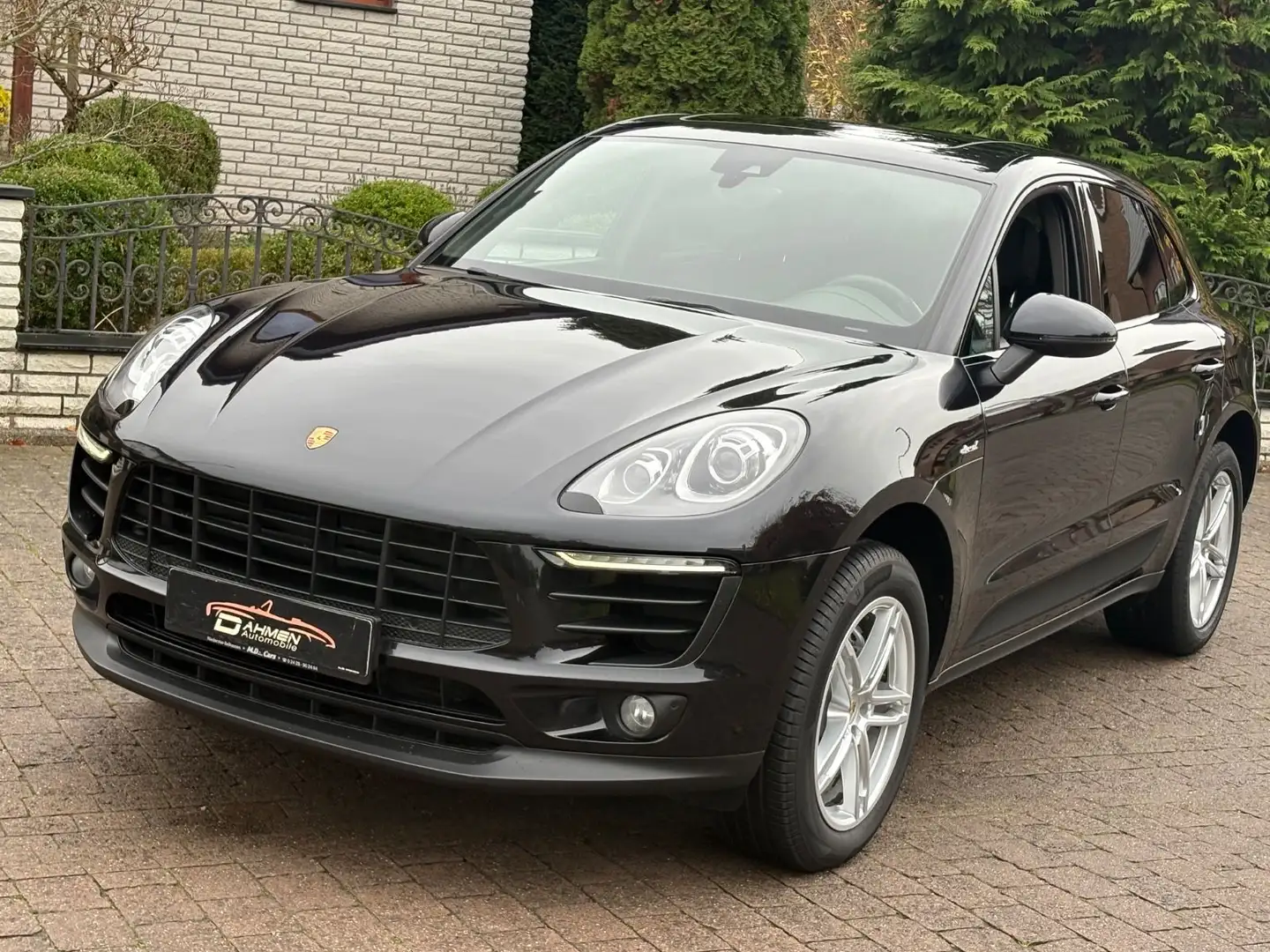 Porsche Macan S Diesel*1HAND*AHK*SHZ*KLIMA*GEPFLEGT*TOP* Schwarz - 2