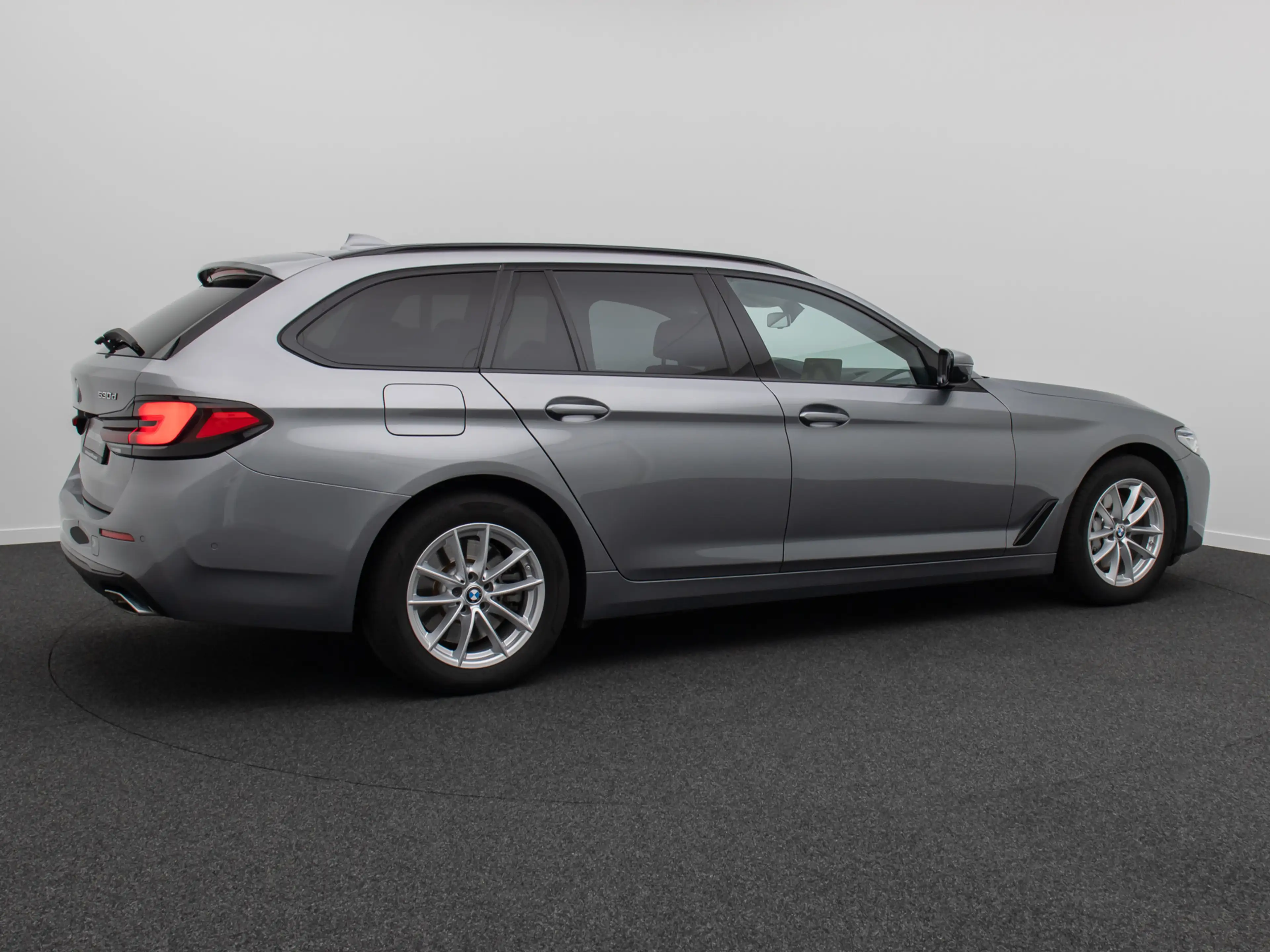 BMW 530 Panorama Laser HUD 360° DAB Leder Komfort — photo 6