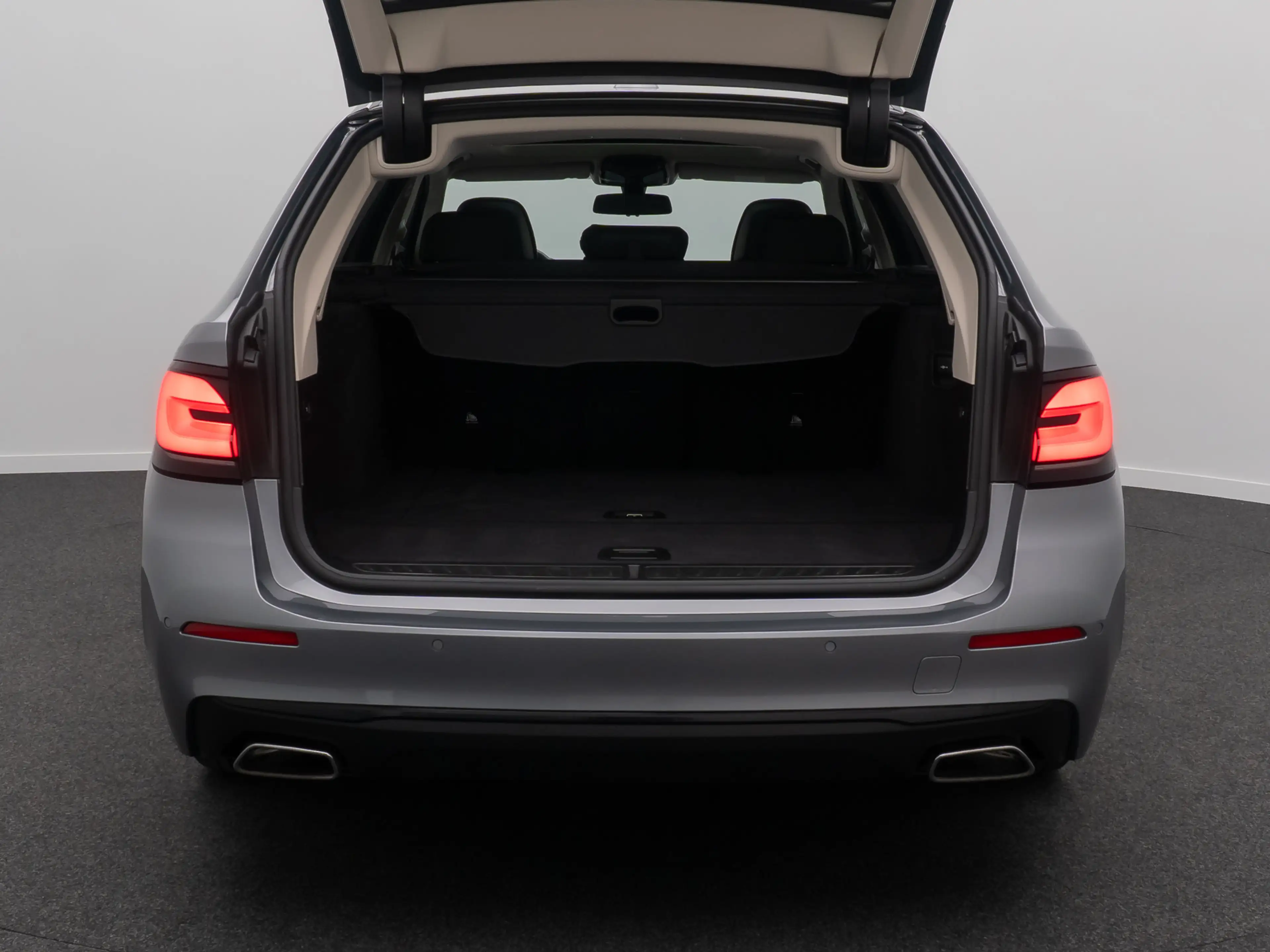BMW 530 Panorama Laser HUD 360° DAB Leder Komfort — photo 14