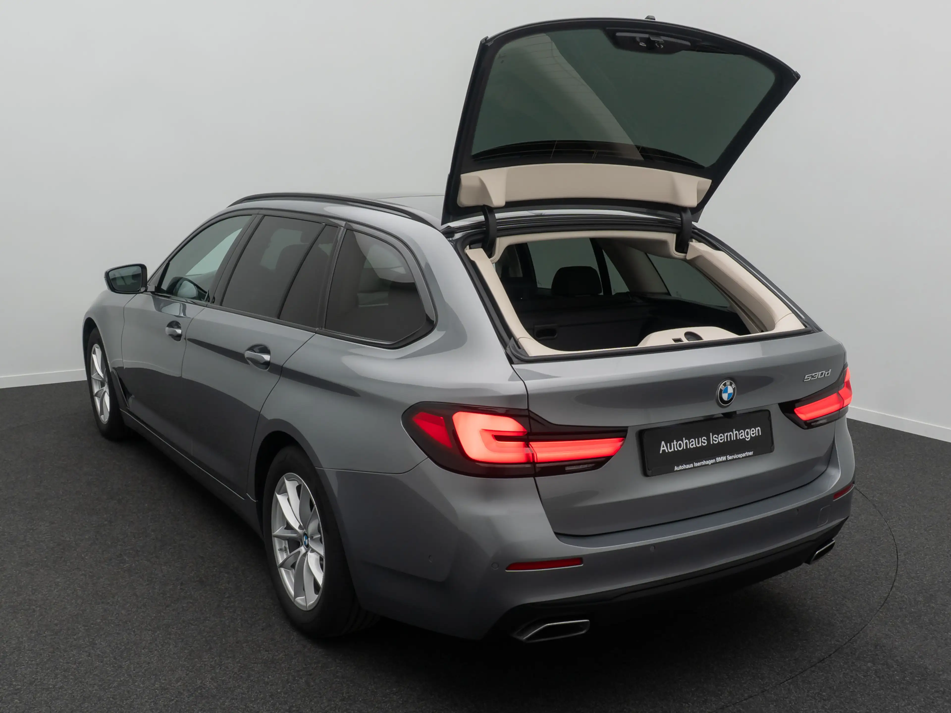 BMW 530 Panorama Laser HUD 360° DAB Leder Komfort — photo 13
