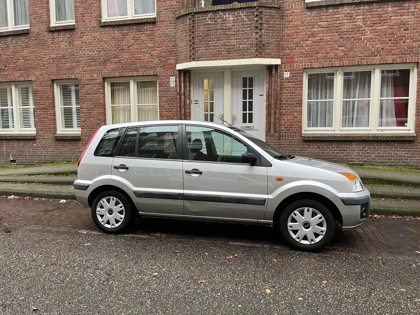 Ford Fusion Fusion 1.6-16V Trend Срібний - 1