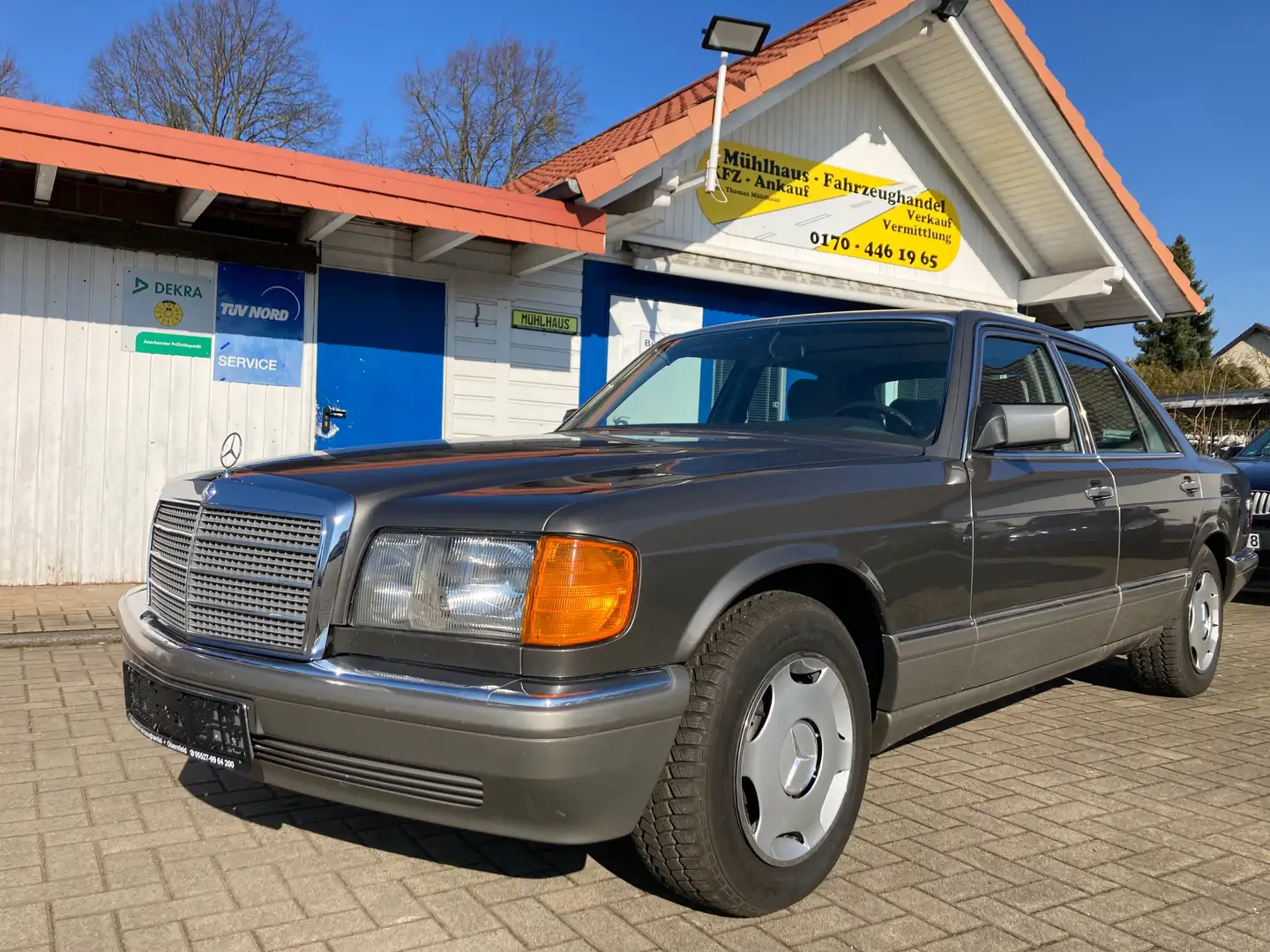 Mercedes-Benz 300 SE Aut., 2.Hd., HU+Reifen neu, el. SSD+Sitze Bronz - 1