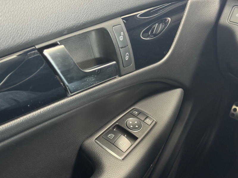 Mercedes-Benz C 250 Coupe CGI BlueEfficiency AMG Line — photo 15