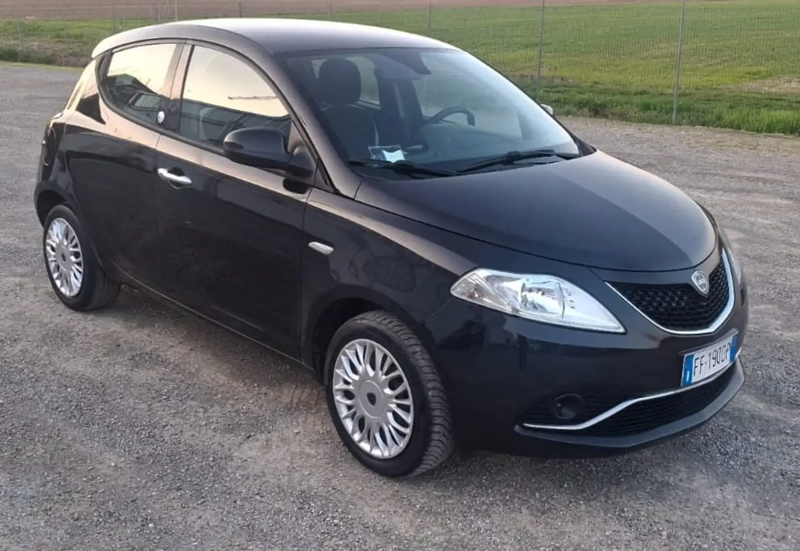 Lancia Ypsilon Ypsilon 1.2 Platinum ecochic Gpl 69cv Negro - 1