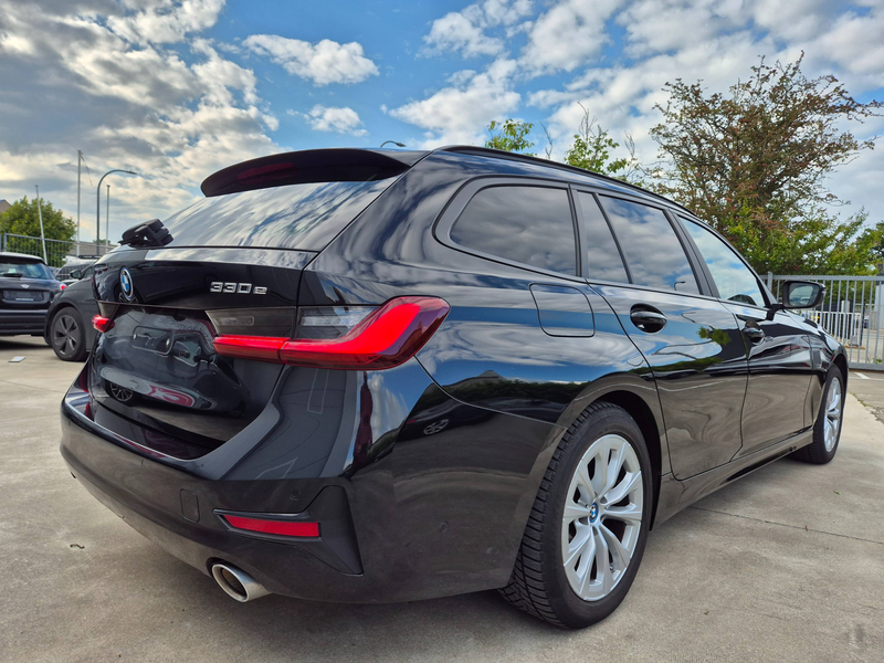 BMW 330 eA Touring // PHEV HYBRID // 2022 !! — photo 9