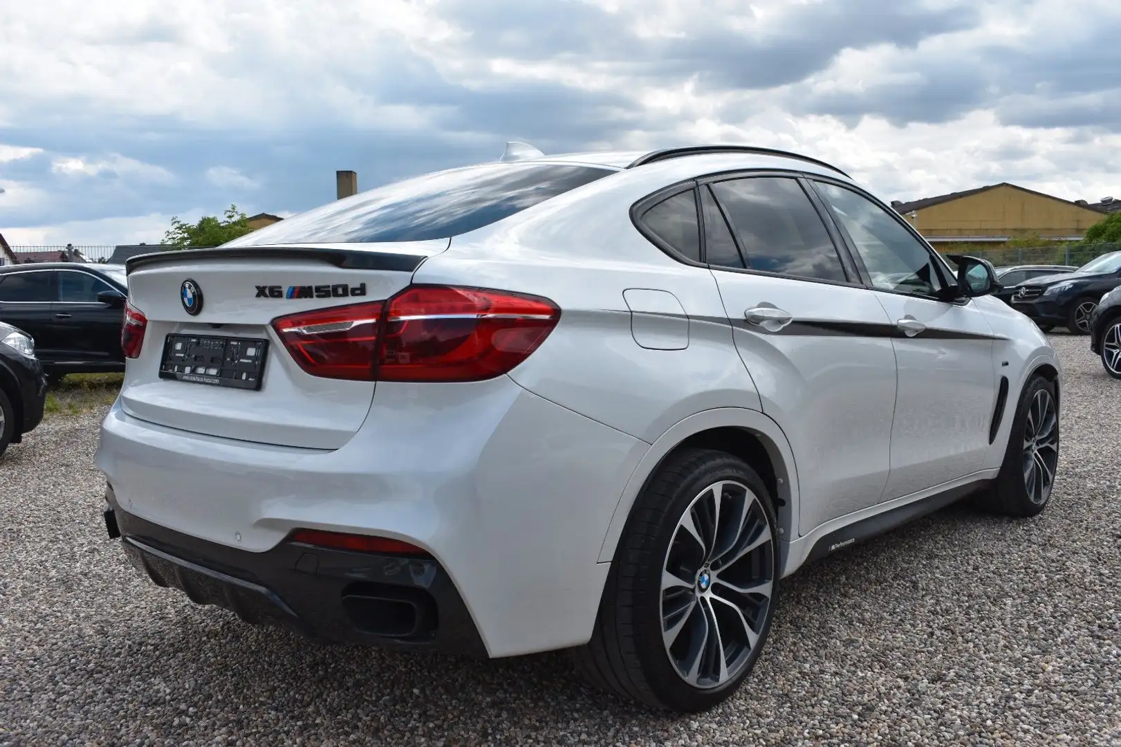 BMW X6 M d Nightv TVSoftcHUD.B&O.S.belüftMPerfoVoll Bílá - 2