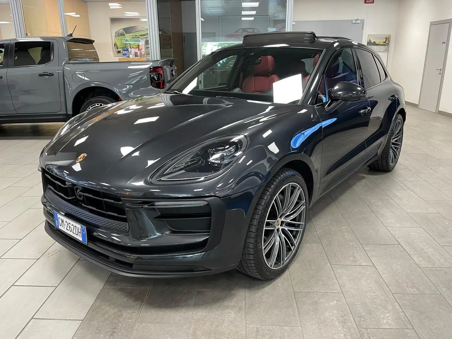 Porsche Macan 2.0 benzina 265cv.  TOTALE OPTIONAL € 24.000,00 Grigio - 1