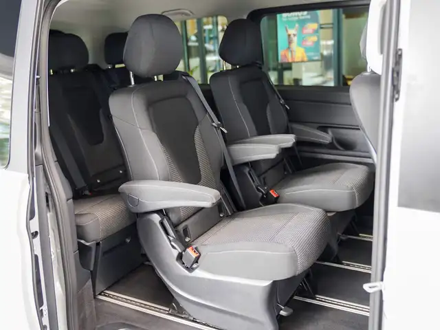 Mercedes-Benz V-Class view 13
