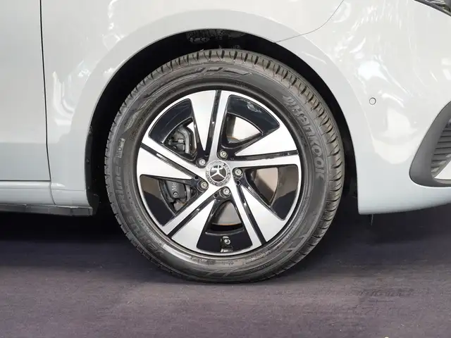 Mercedes-Benz V-Class view 2