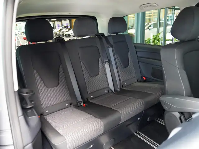 Mercedes-Benz V-Class view 14