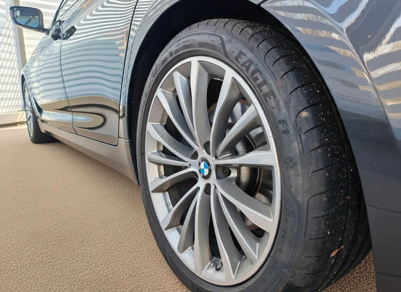 BMW 530 d Tour.  KAM 4xKlima M-Sportfahrwerk HiFi — photo 7