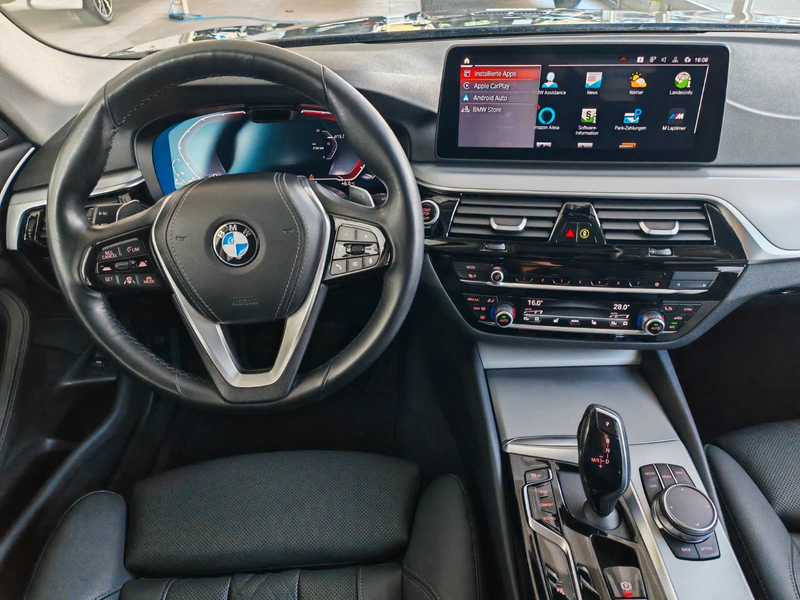 BMW 530 d Tour.  KAM 4xKlima M-Sportfahrwerk HiFi — photo 11