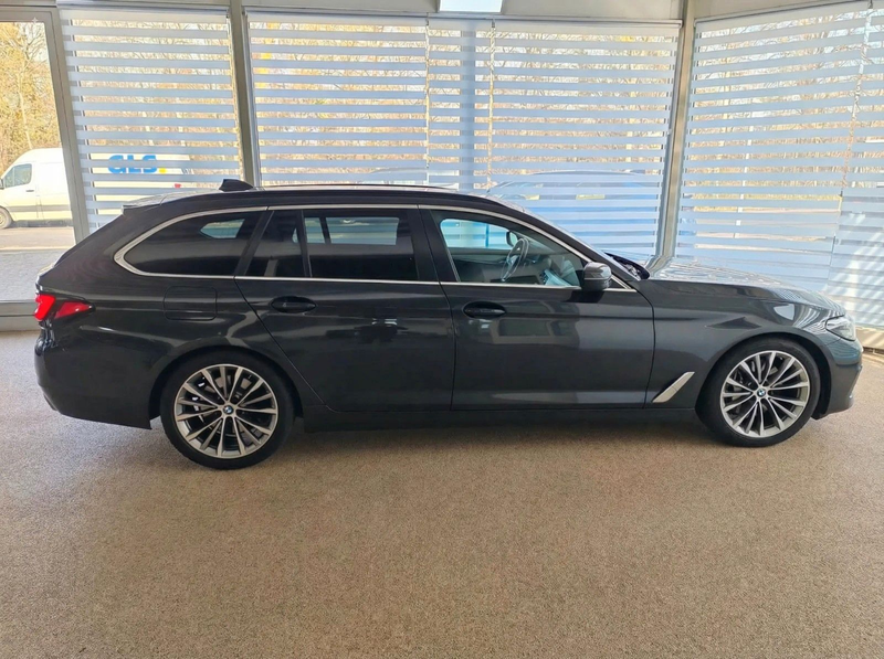 BMW 530 d Tour.  KAM 4xKlima M-Sportfahrwerk HiFi — photo 6