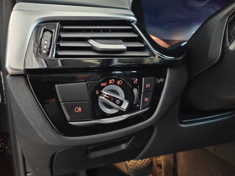 BMW 530 d Tour.  KAM 4xKlima M-Sportfahrwerk HiFi — photo 15
