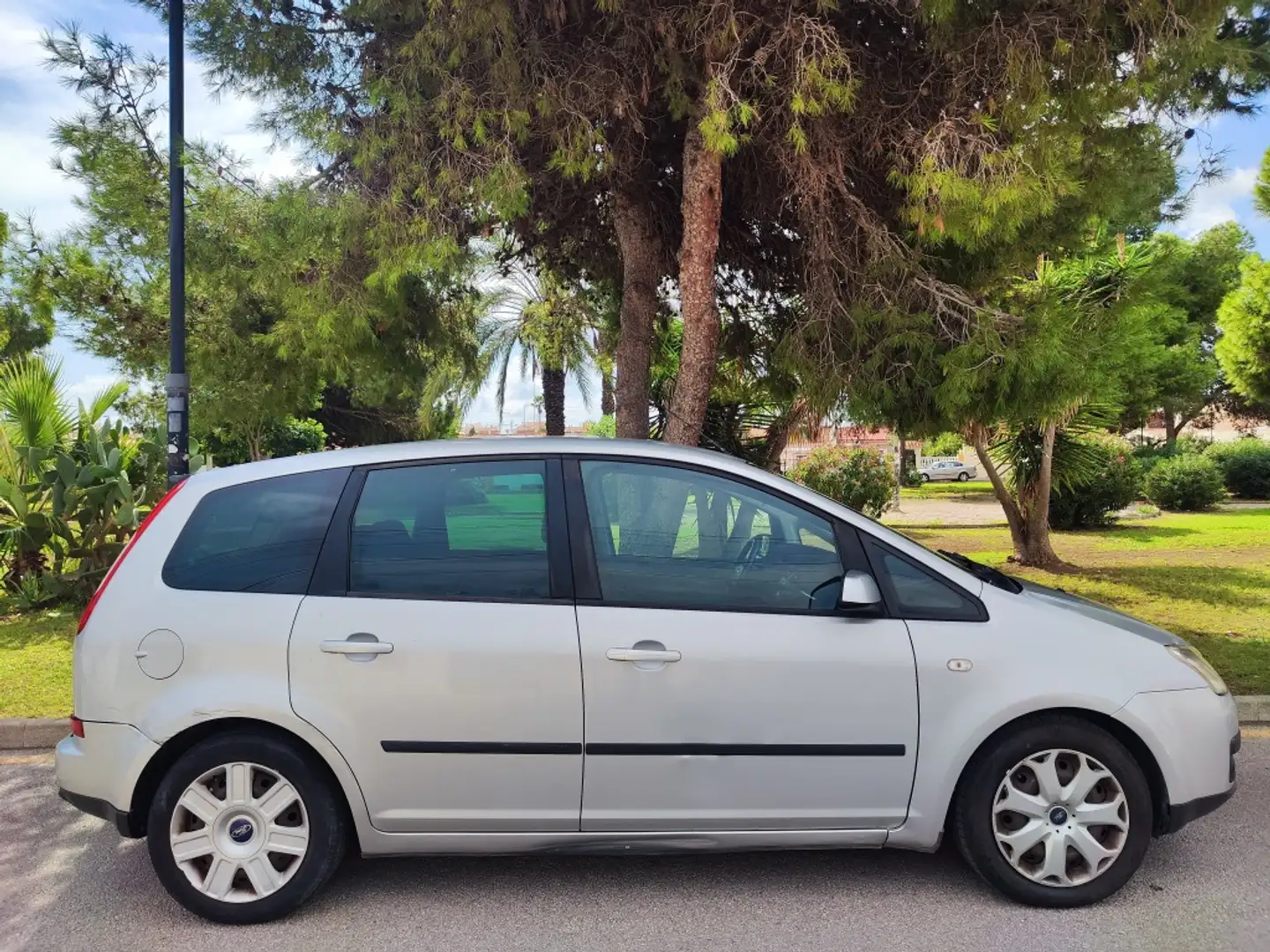 Ford Focus C-Max 1.6TDci Trend 109 Argent - 1