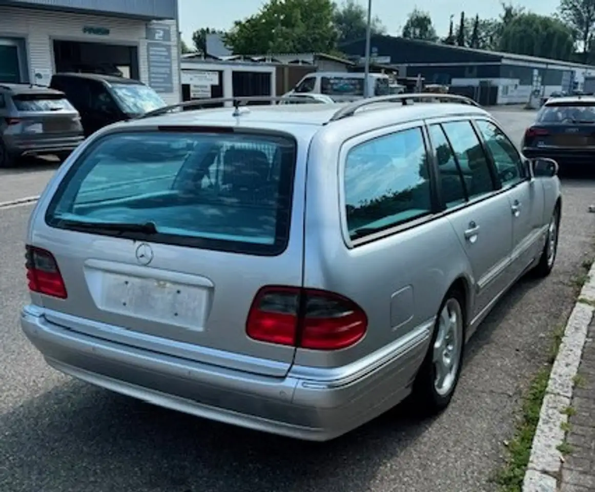 Mercedes-Benz E 430 T Avantgarde 4-Matic, foto 3