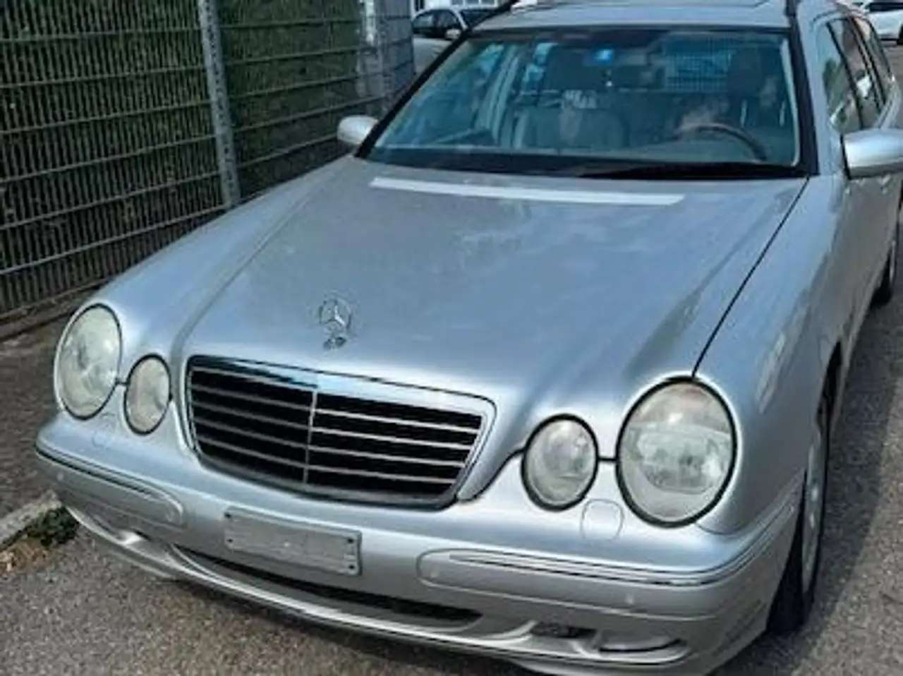 Mercedes-Benz E 430 T Avantgarde 4-Matic, foto 2