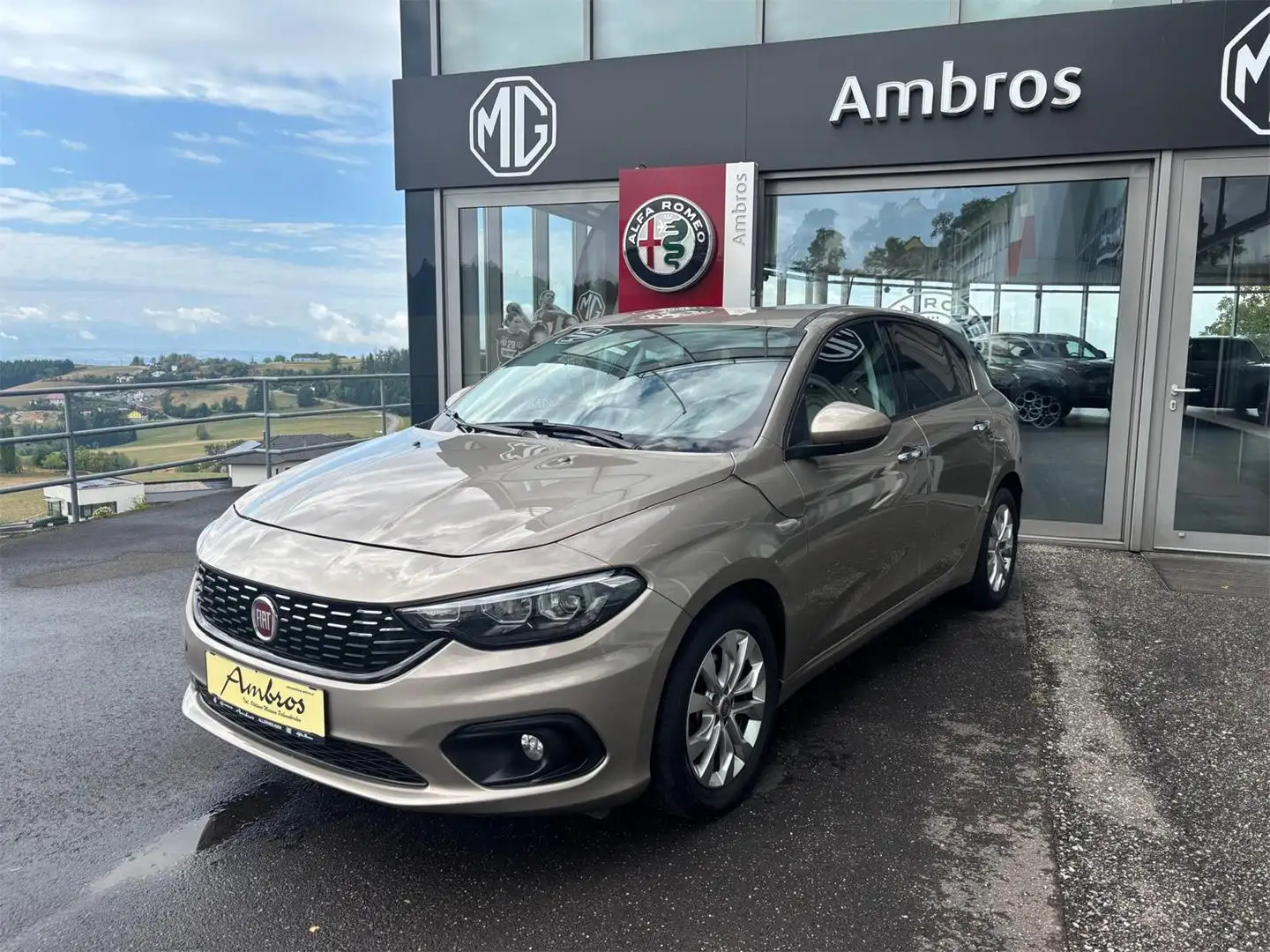 Fiat Tipo 5-Türer 1,4 95 PS Lounge Gold - 1