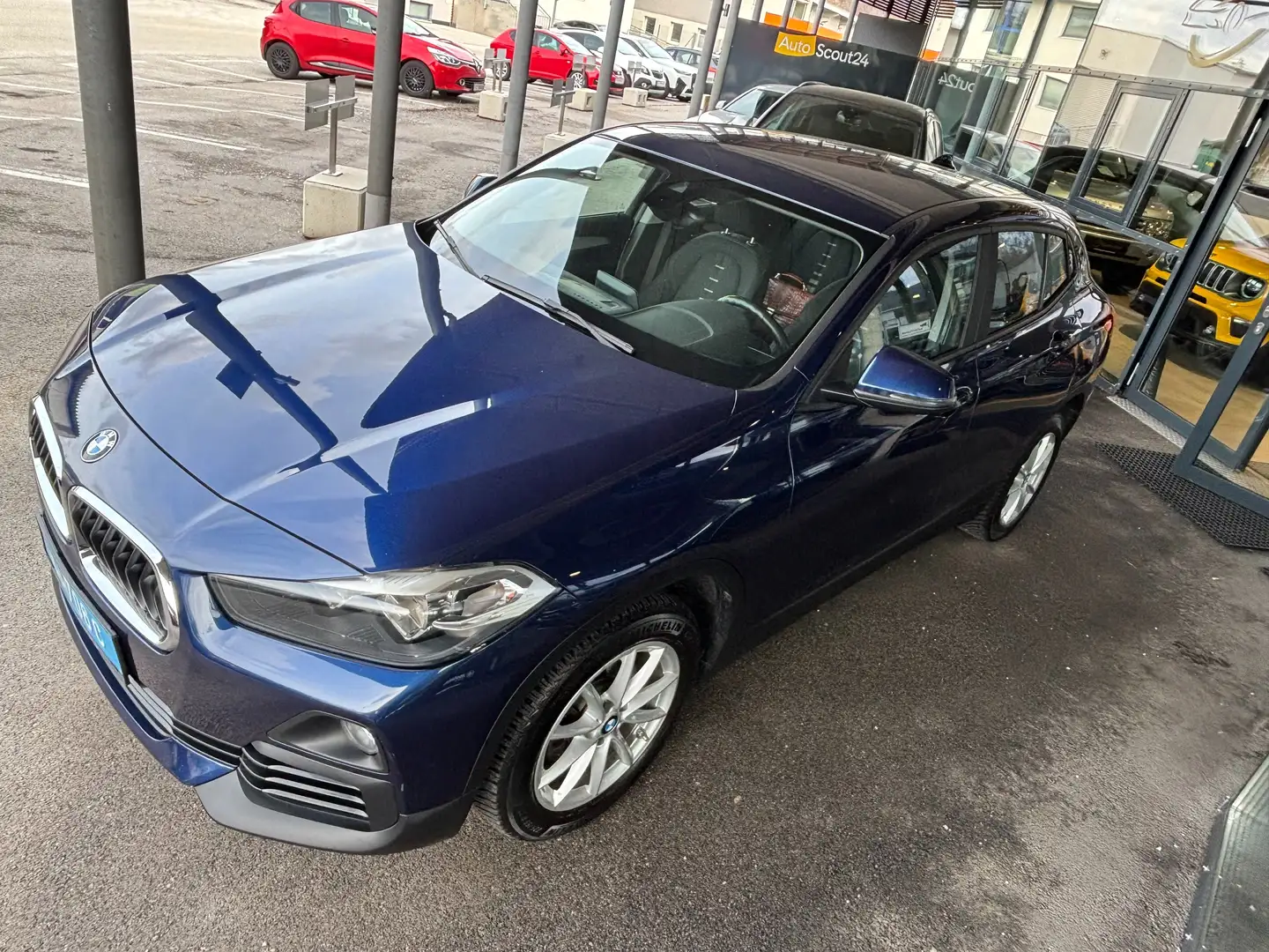 BMW X2 sDrive 18 i Advantage Blau - 1
