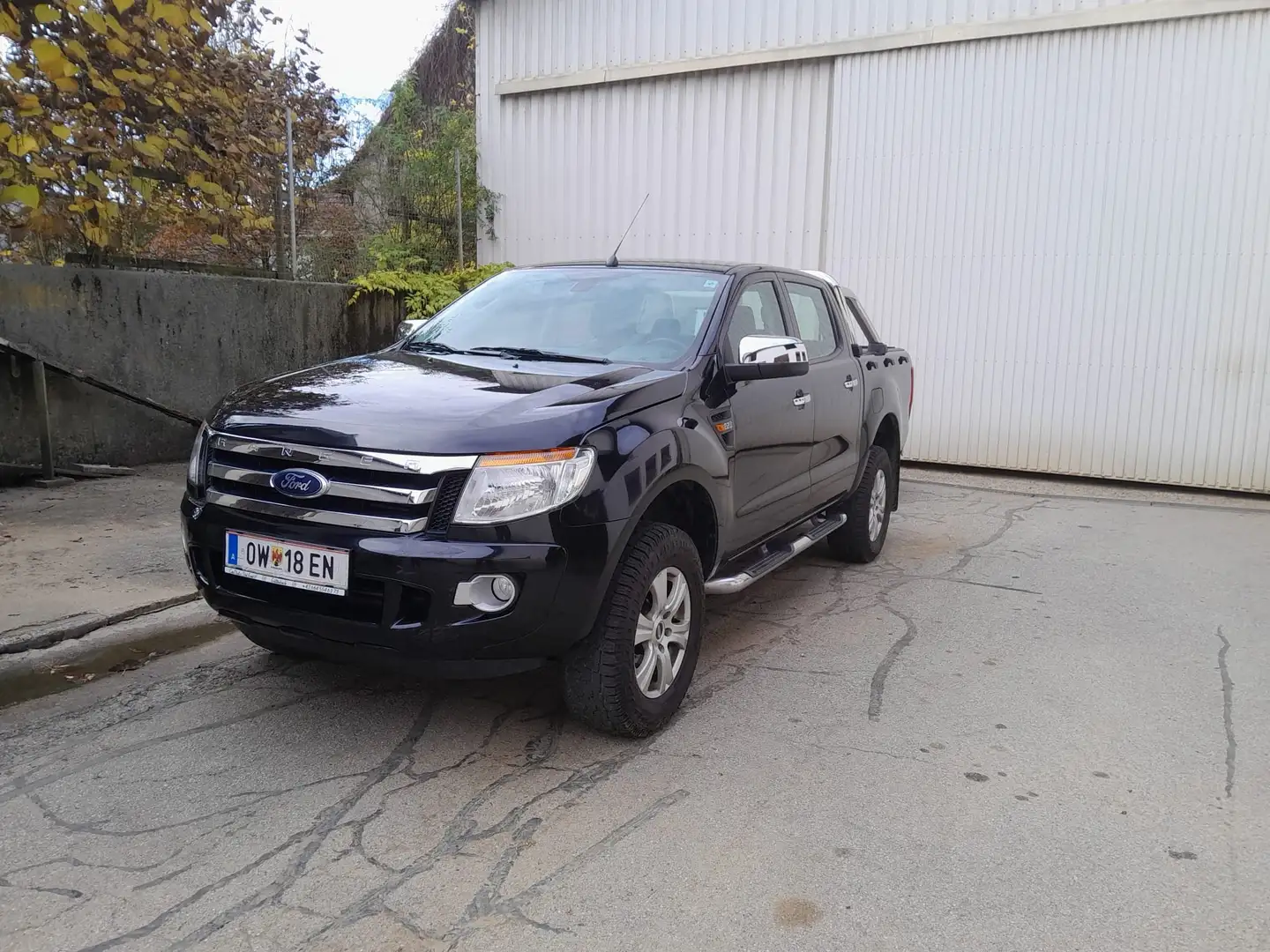 Ford Ranger XLT Schwarz - 1