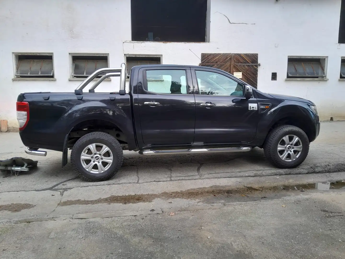 Ford Ranger XLT Schwarz - 2