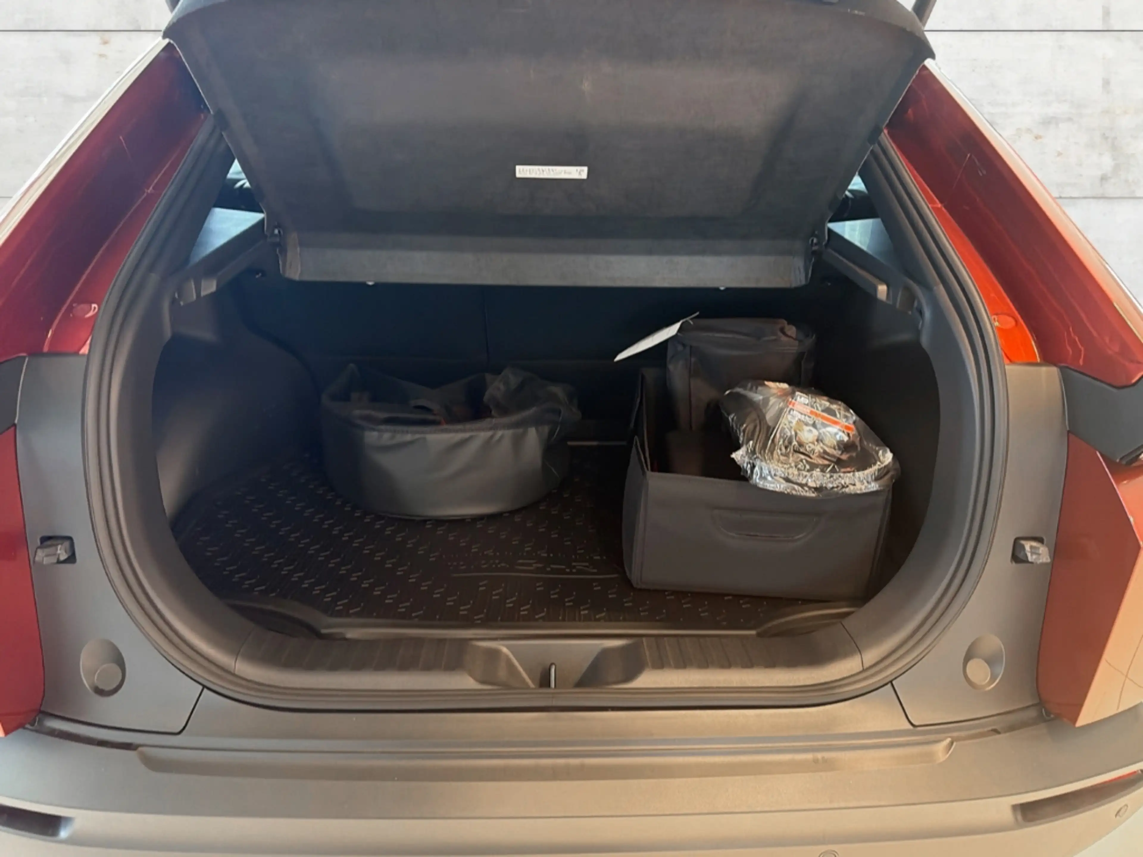 Toyota C-HR C-HR+ 165 kW Teamplayer Navi Digitales Cockpit LED — photo 8