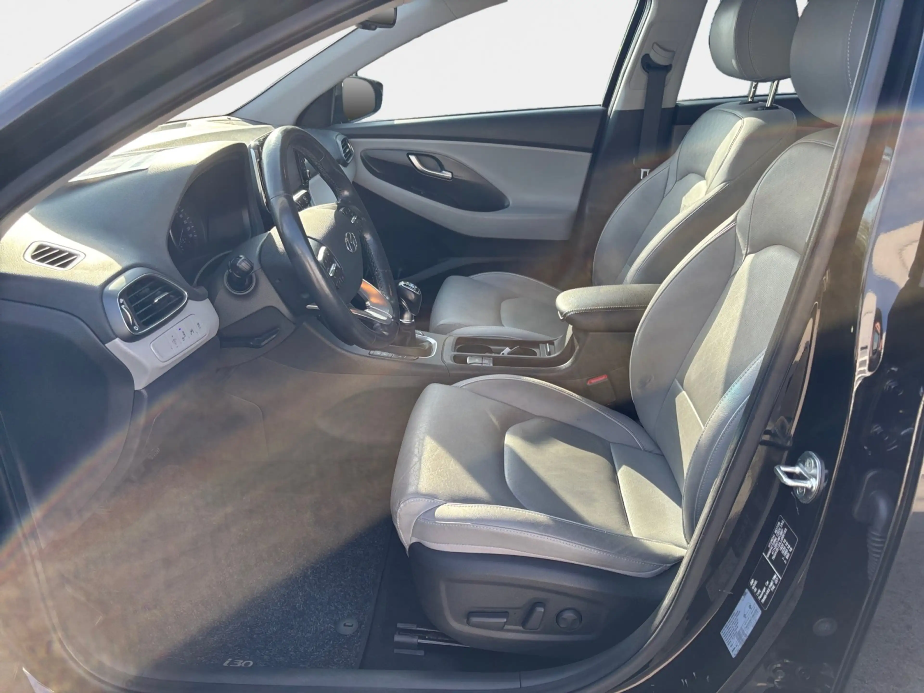 Hyundai i30 1.4 T-GDI Premium 2xKlima ACC Bel.Sitz Kam. — photo 9