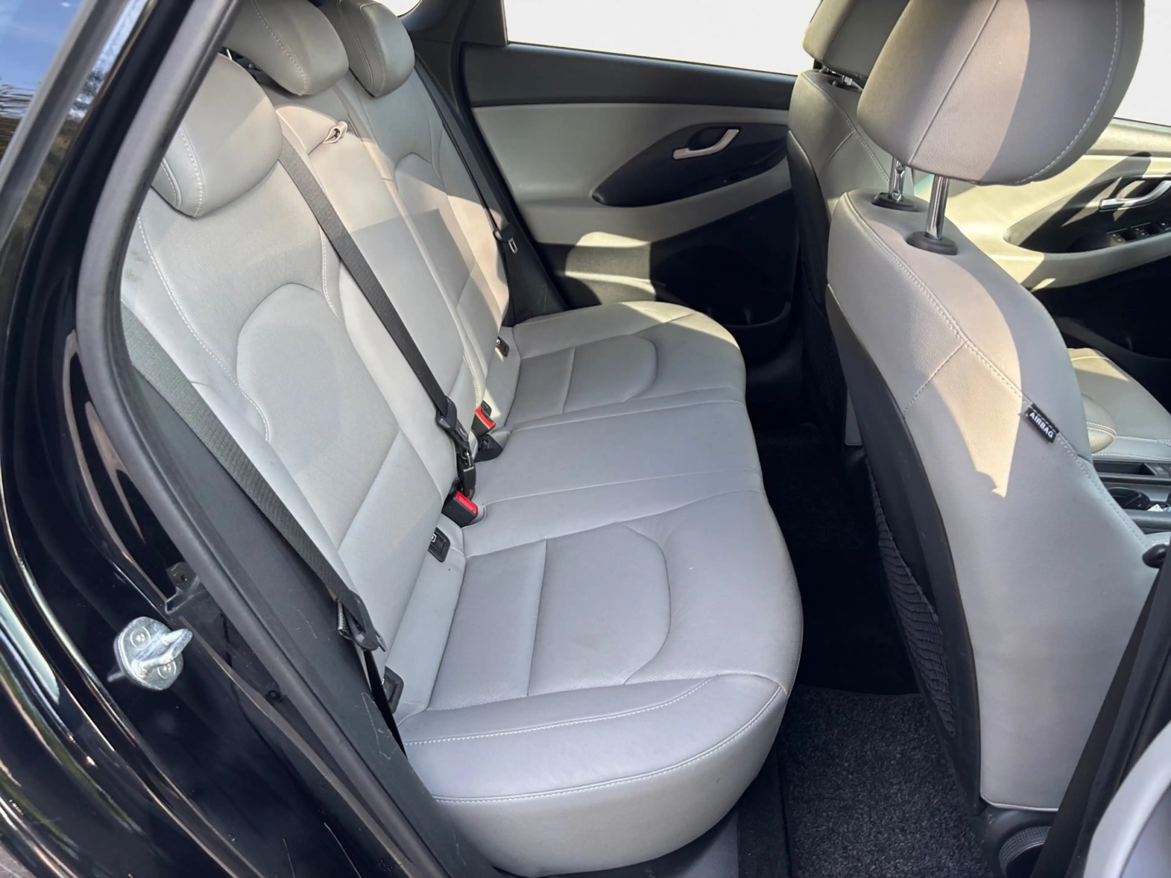 Hyundai i30 1.4 T-GDI Premium 2xKlima ACC Bel.Sitz Kam. — photo 11