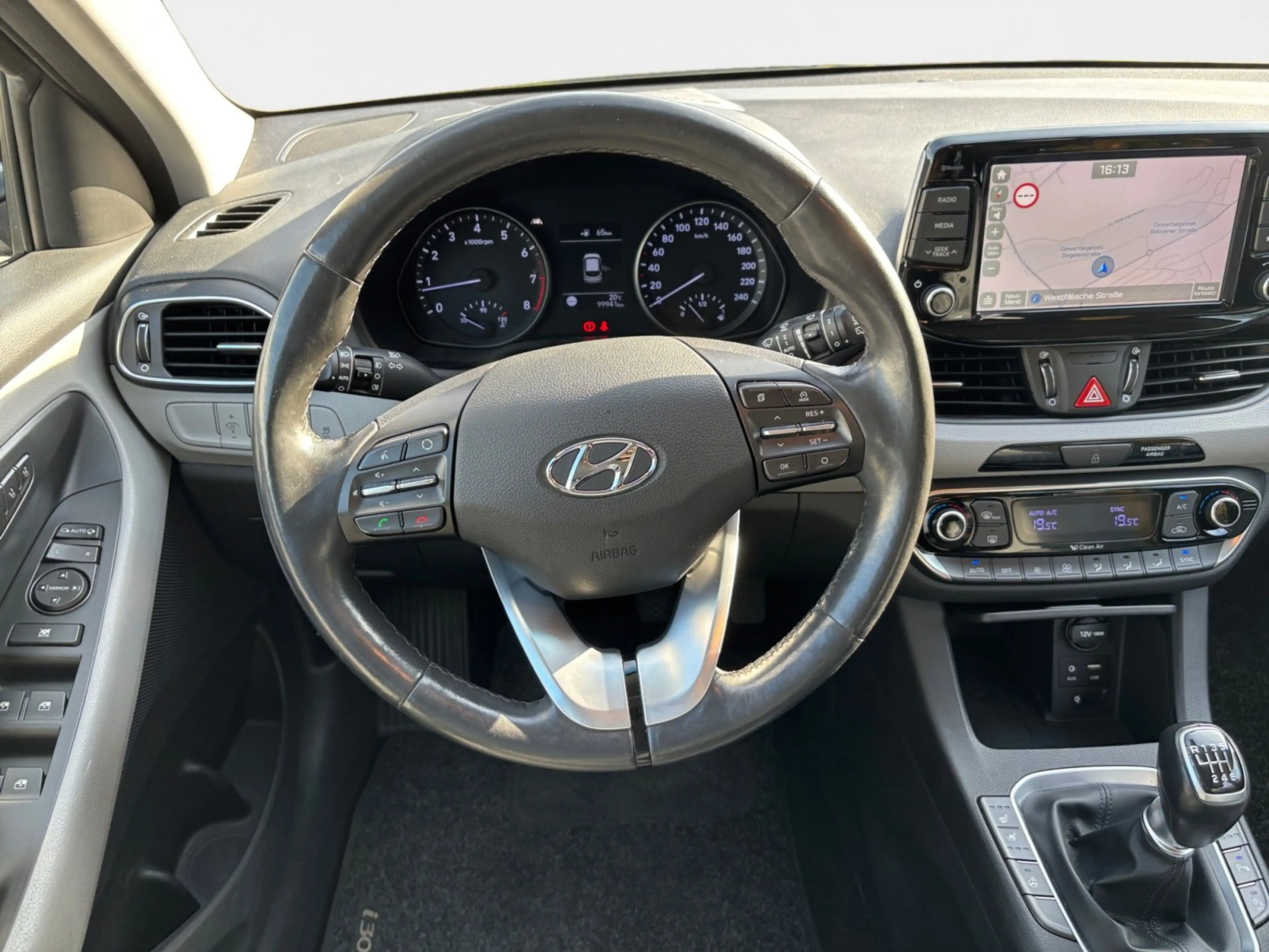 Hyundai i30 1.4 T-GDI Premium 2xKlima ACC Bel.Sitz Kam. — photo 14