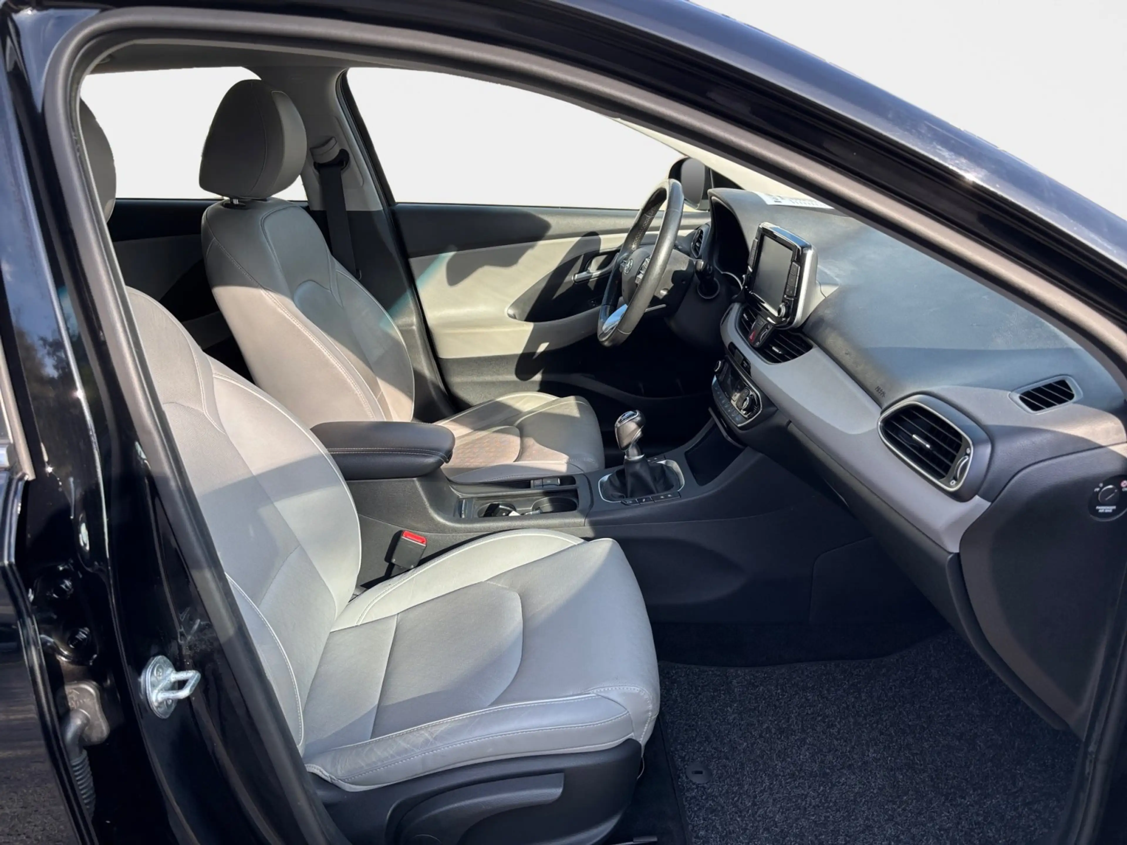Hyundai i30 1.4 T-GDI Premium 2xKlima ACC Bel.Sitz Kam. — photo 12