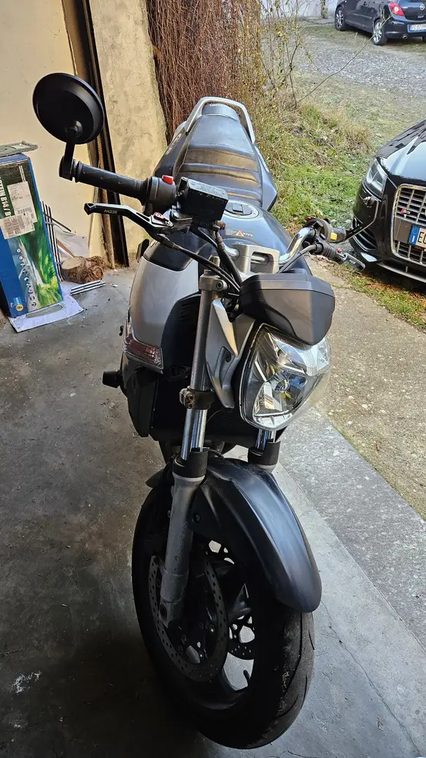 Suzuki GSR 600 Gris - 1