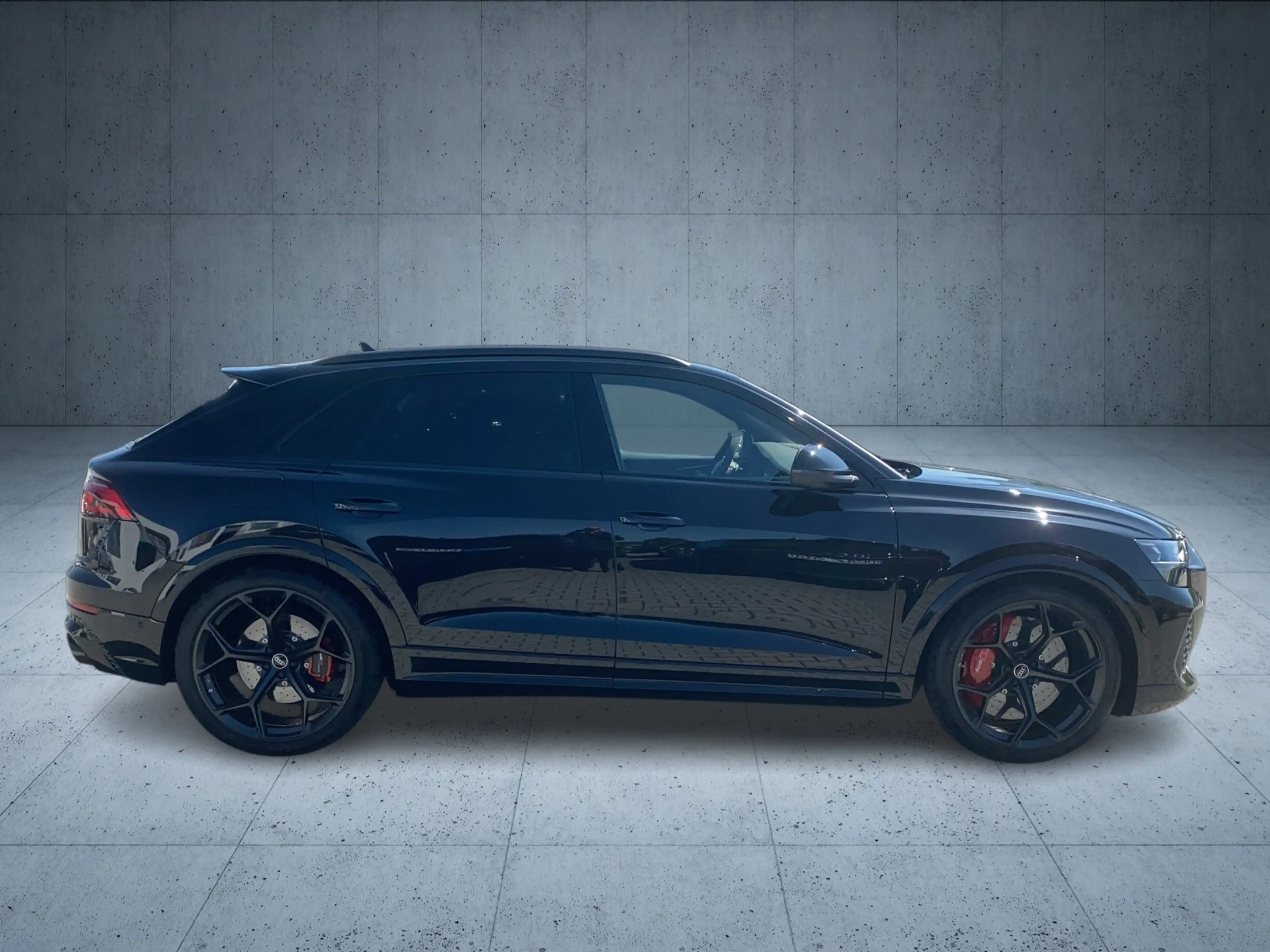 Audi RS Q8 SUV performance tiptr Vmax305 23 Laser PANO — photo 6