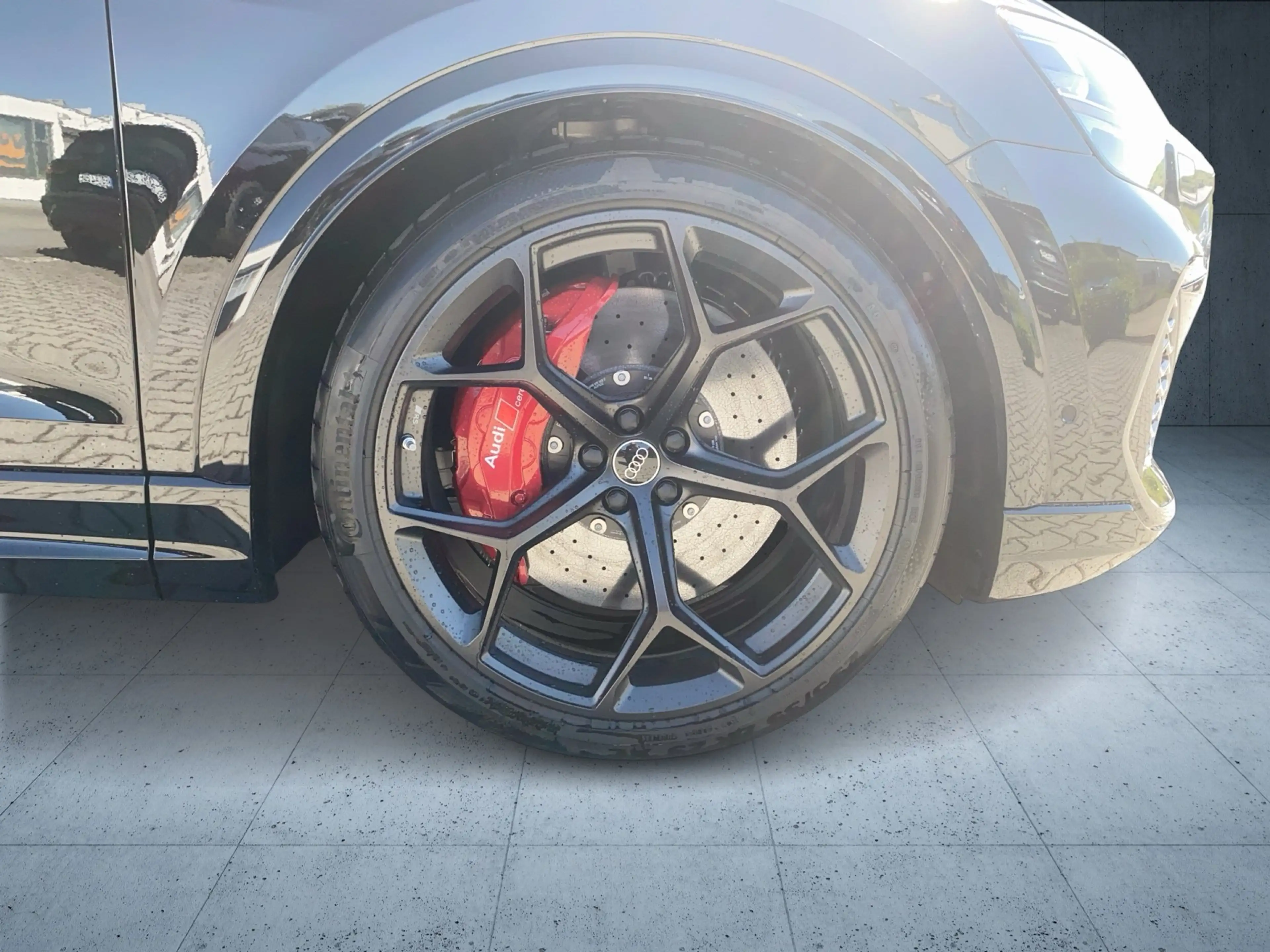 Audi RS Q8 SUV performance tiptr Vmax305 23 Laser PANO — photo 7
