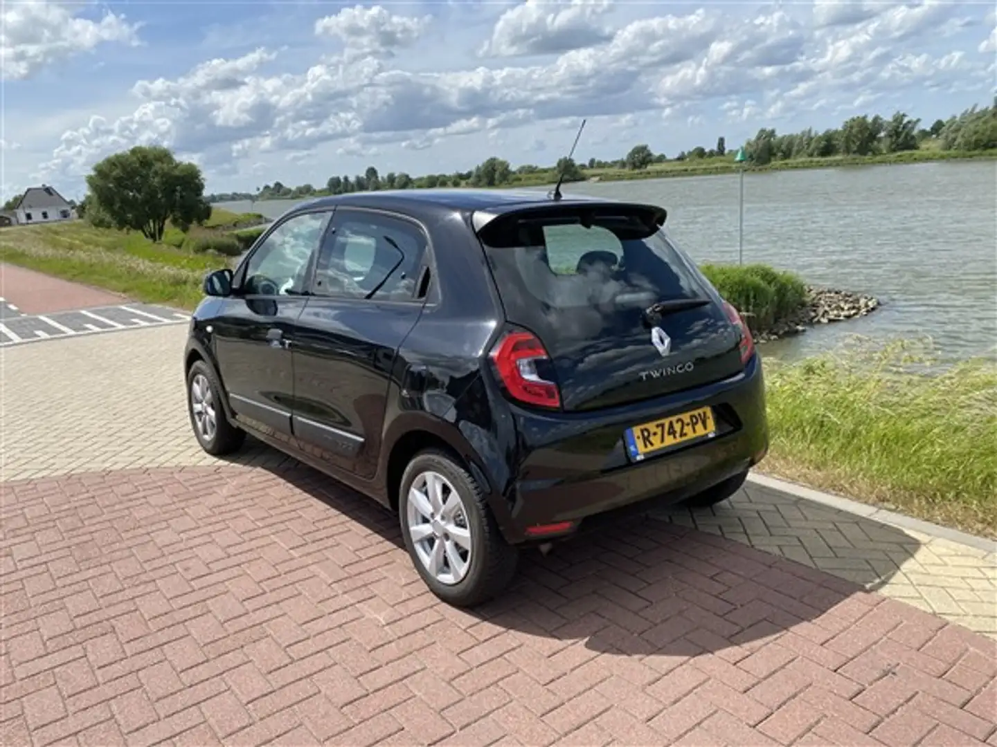 Renault Twingo 1.0 TCE AIRCO.LMV. Negro - 2